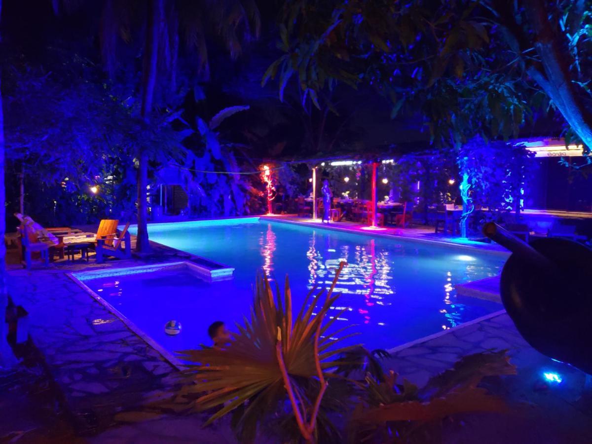 Isla Encantada León Exterior foto